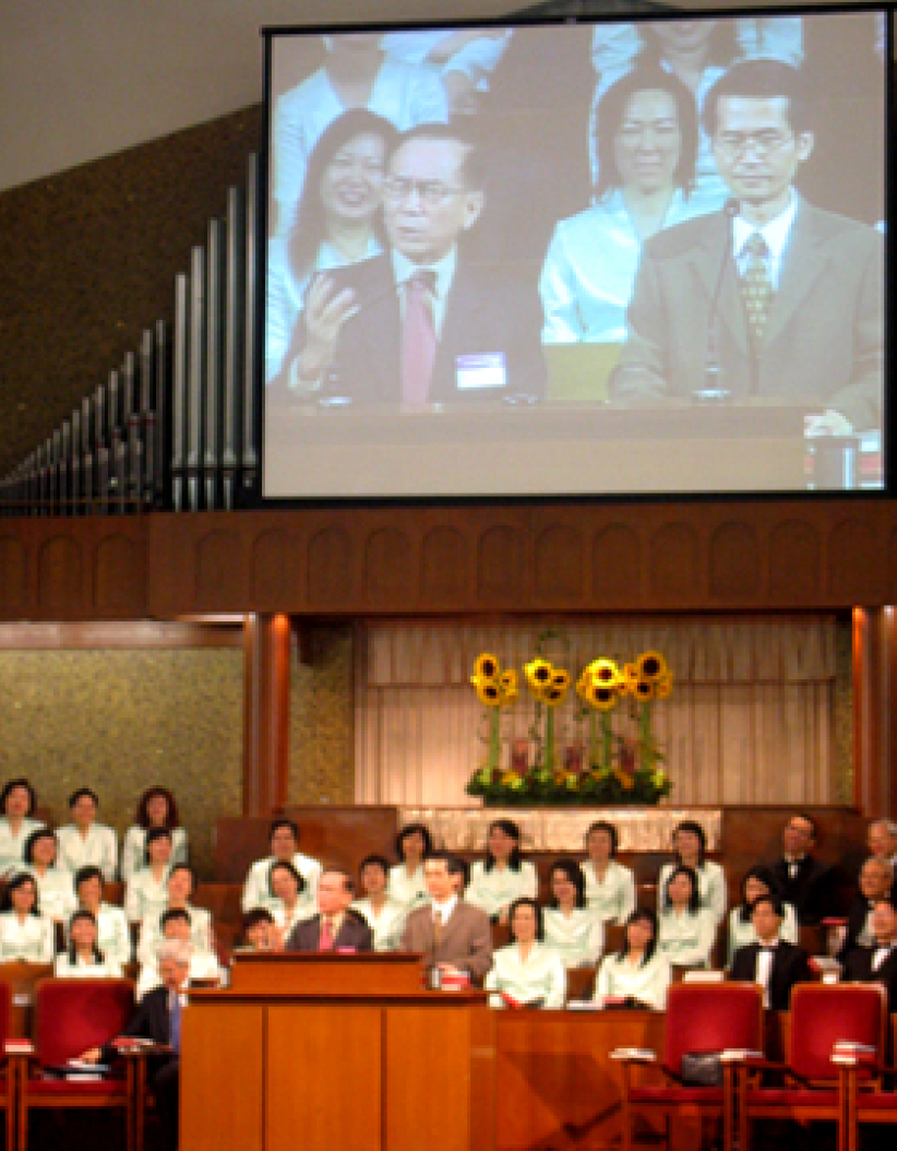 第九晚奮興會‧盧家駇牧師呼召信徒回應遍傳大使命