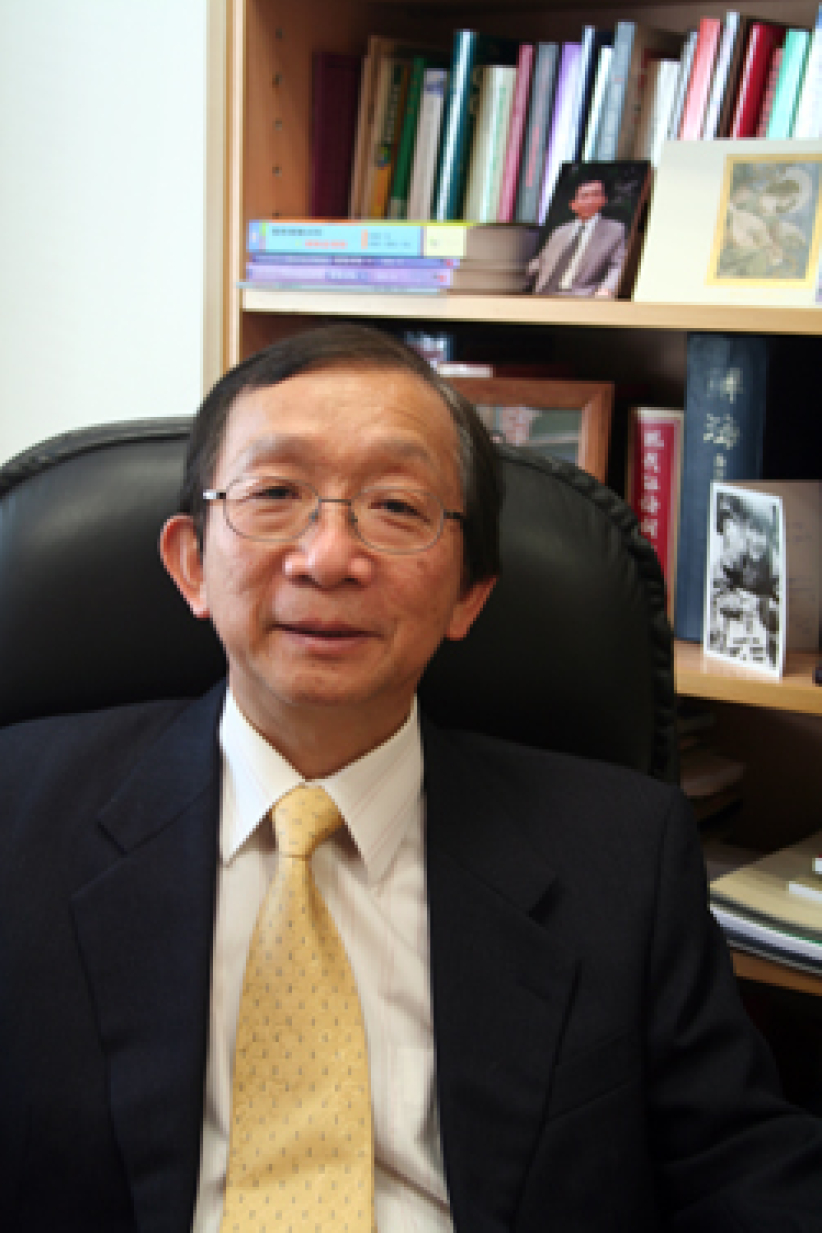 余达心牧师谈「中神」