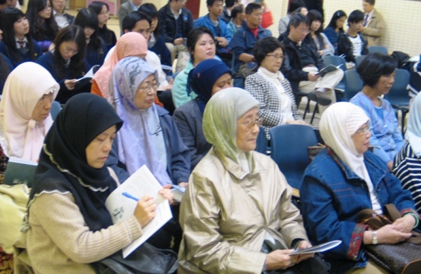 六大宗教領袖就「財富與人生」進行交流