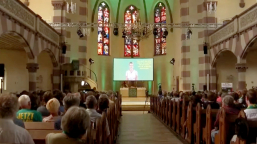 從AI巫覡、僧侶到牧師 人工智能正重塑宗教面貌