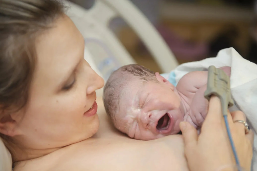 剝奪孩子與母親的連結：那道看不見的「原初傷口」