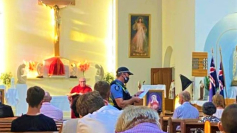 澳州警方闖教堂查防疫 聖餐彌撒被腰斬