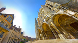 旅遊世界遺產：法國沙特爾大教堂藏瑪利亞聖衣