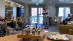 英國長者護理危機 基督教院舍促政府投放資金