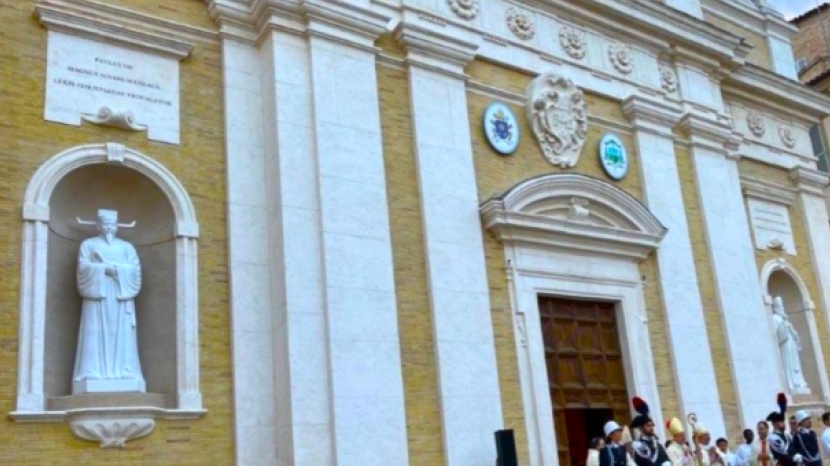 徐光啓與利瑪竇雕像揭幕:和平使者促東西方文化交流